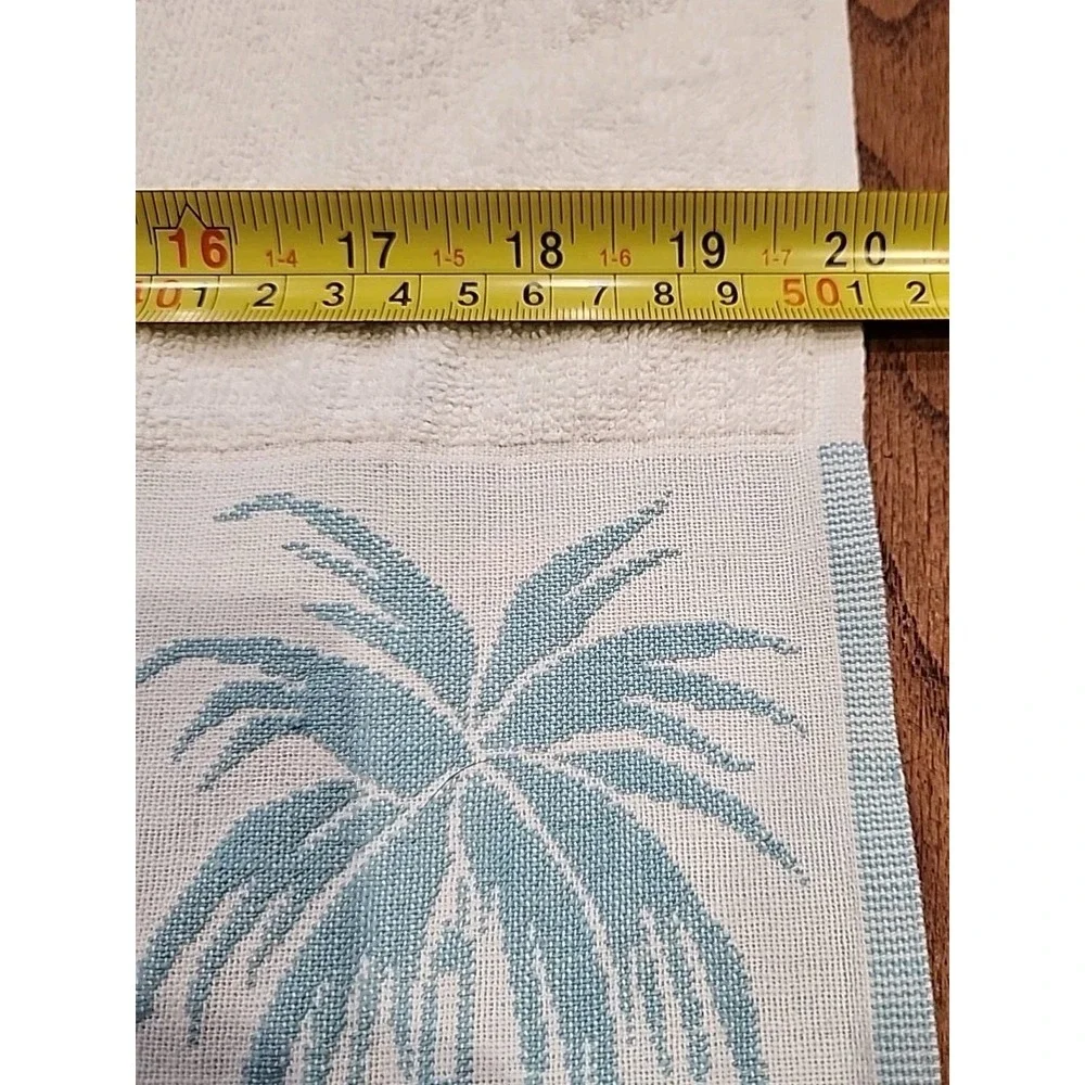 VTG Desert Oasis-Themed Bath Towel /Aqua and Cream/ Woven Jacquard I Cannon